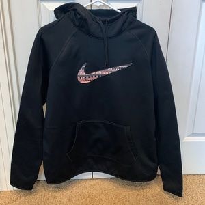 Nike Therma-Fit hoody women’s size L